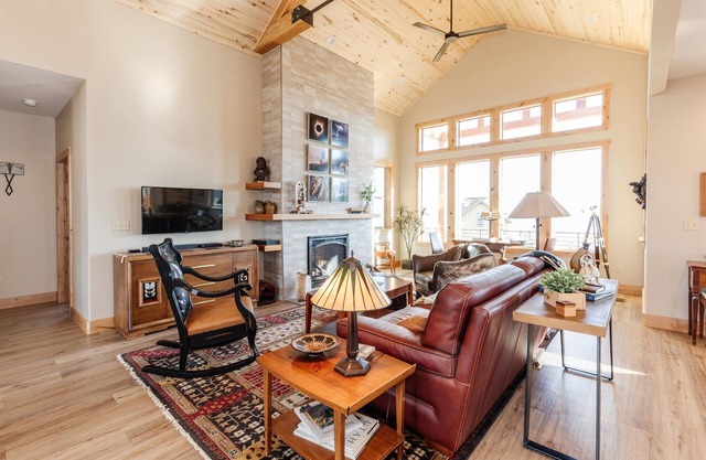 The Tree of Life Cabin - Frank Lloyd Wrustic - w/Ideal Beach Access