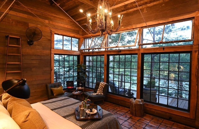 The Treehouse at Lakeside Pointe