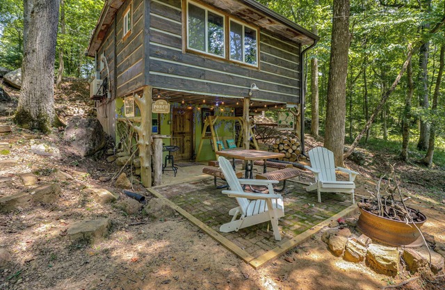NOUVEAU! Creekside Home 'La cabane dans les arbres'