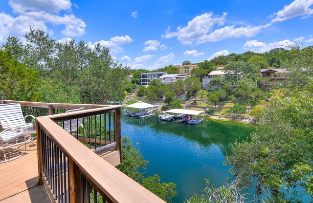 La cabane dans les arbres sur le lac Travis, vue magnifique