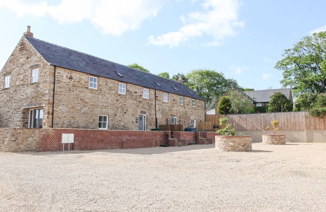 Le Turnip Barn, DURHAM