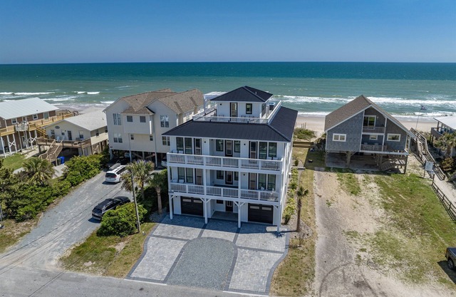 The Turtle's Palace- Oceanfront - Pool - Hot Tub - Dog Friendly