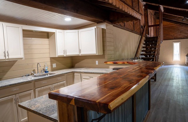 The ultimate fishing retreat, situated between Truman Lake and the Osage River