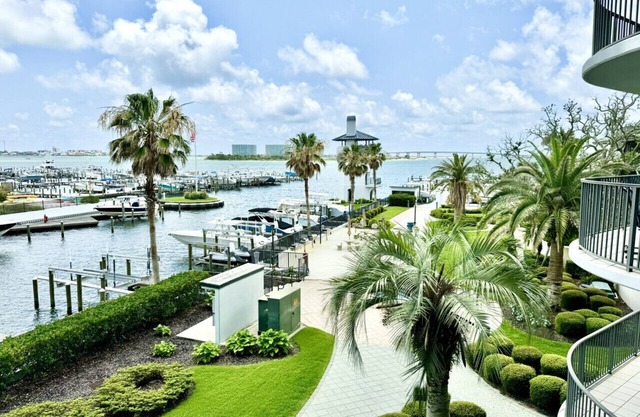 The Ultimate Relaxation Spot For The Family! Pet Friendly Unit On 2nd Floor.