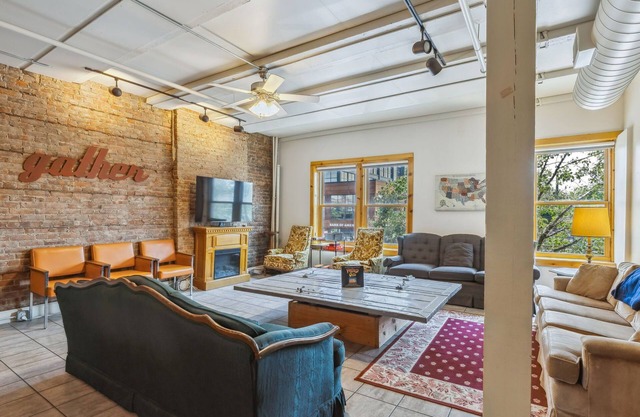 The Victor Full - Cleveland's Urban Lodge - Sleep 51!