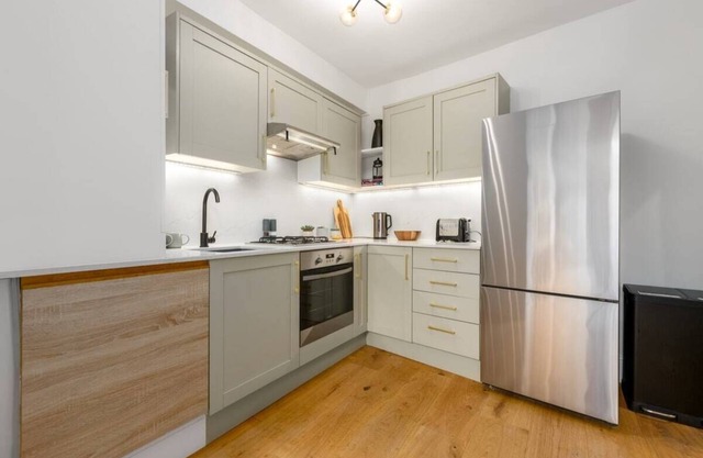 The Victorian House - Enticing 3bdr House With Garden