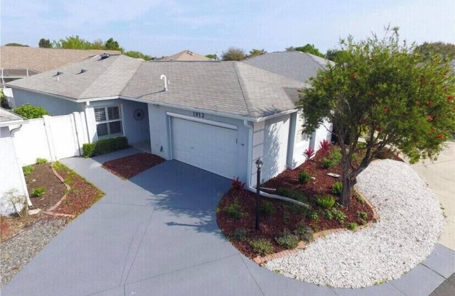 The Villages Fl. Villa Courtyard “Relax Villa" Rest, Fun, Golf, 100 Rec.centers.