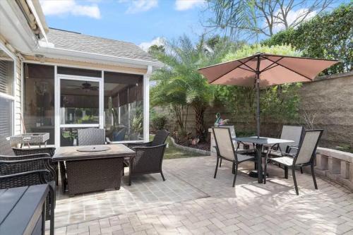 The Villages Sumter Landing With lanai & patio!