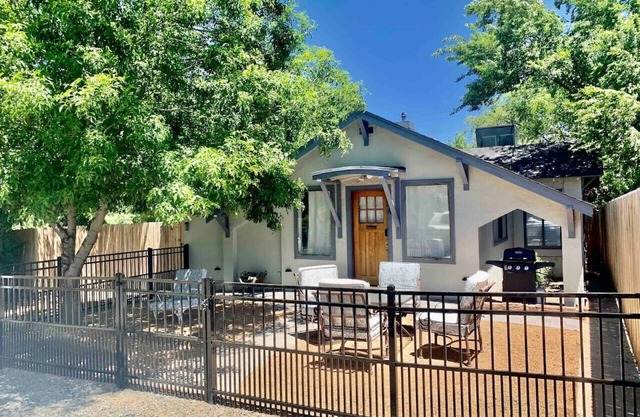 The Virginia Blue: Walk To Downtown Prescott