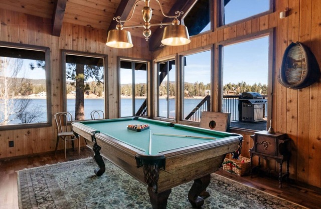 The Voges 'Lake House: 3 BR / 6 BA maison à Big Bear Lake, pour 10 personnes
