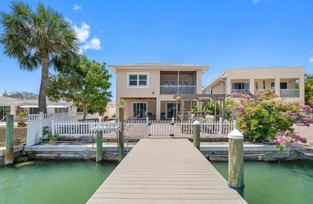 The Waterfront Relax House