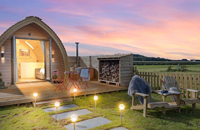 The West Front, Cathedral View - a chalet that sleeps 2 guests in 1 bedroom