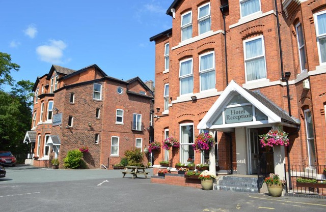 The Westlynne Hotel & Apartments