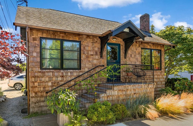 Le nid de la baleine. Un joli cottage au coeur du centre-ville d'Edmonds.