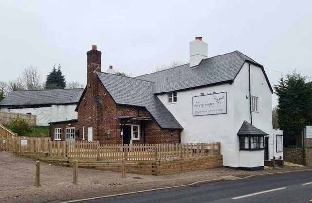THE WHITE HART INN