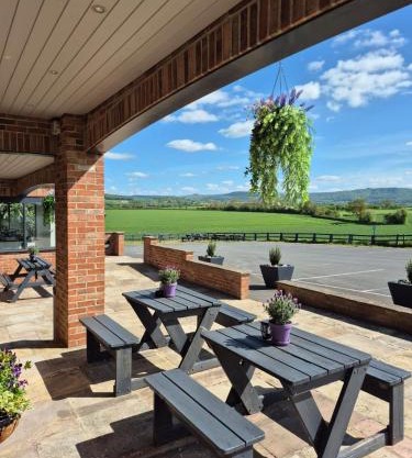 The White Horse Lodge Hotel