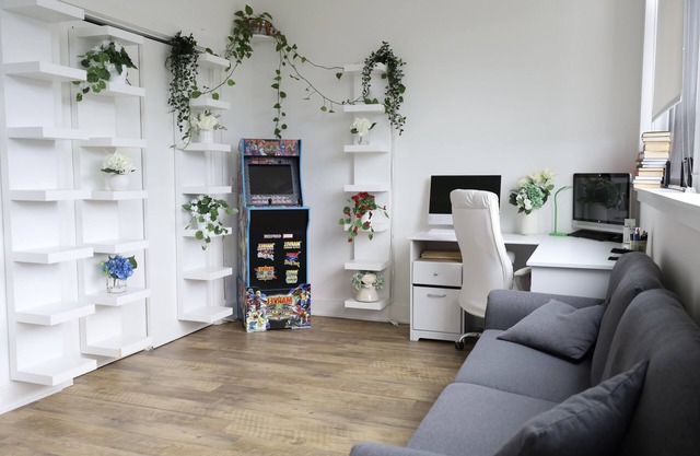 THE WHITE HOUSE LOFT