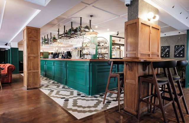 The White Star Tavern