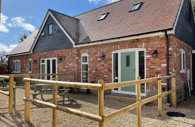 2 bedroom accommodation in Child Okeford, near Blandford Forum
