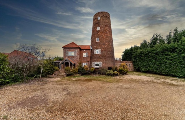 The Windmill by TJ Serviced Property