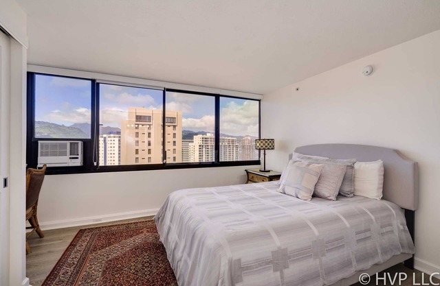 The Windsor 3802 Luxury 2 Br/2 Ba Ocean View / Diamond head / City lights