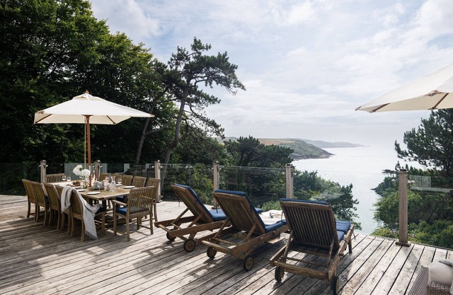 The Wood - a house that sleeps 15 guests in 7 bedrooms