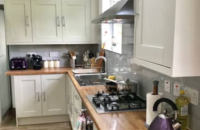 The Woodfarm Lodge - 3 Bedroom House with parking