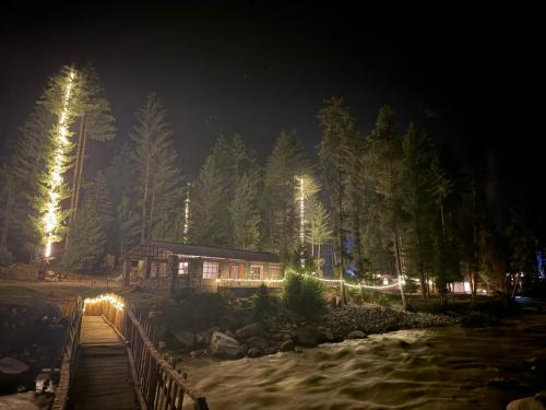 The Woodpecker - Glamps & Resorts