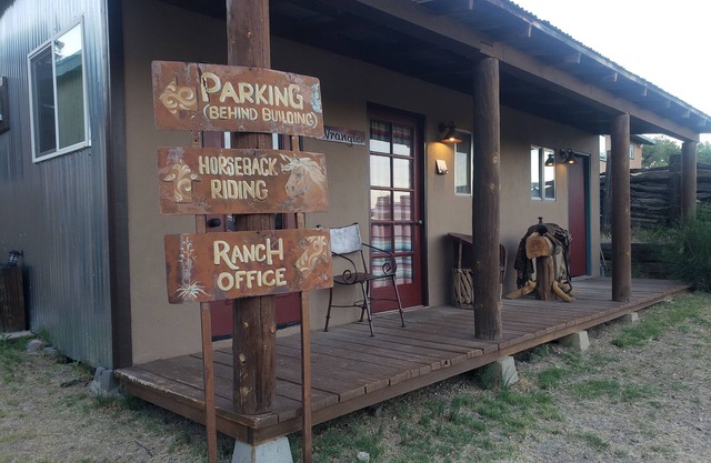 The Wrangler @C.O.D. Ranch! Perfect romantic spot for 2 w/ views & hiking trails