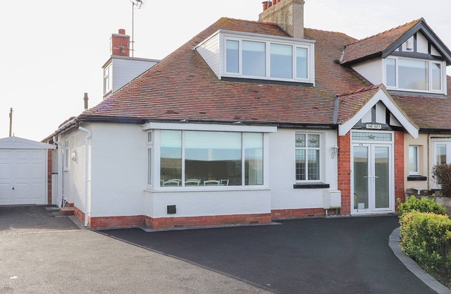 Le Yatt, RHOS-ON-SEA