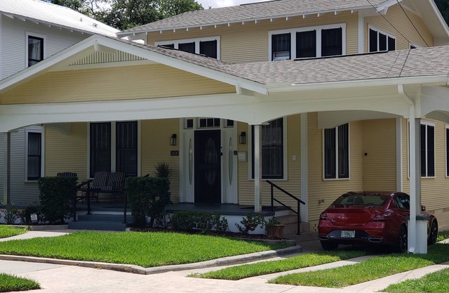 The Ybor House - Vintage Bungalow in Central Tampa