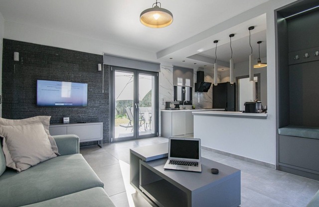 TheaSea Villa cooling & heated floor