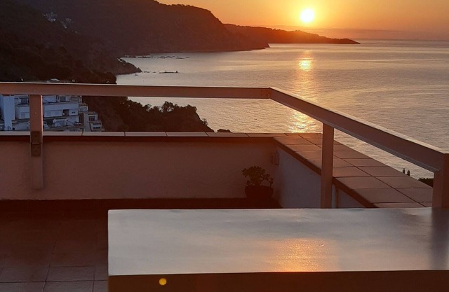 Thegoldsand Salions, Tossa de Mar Apartment in private cove.