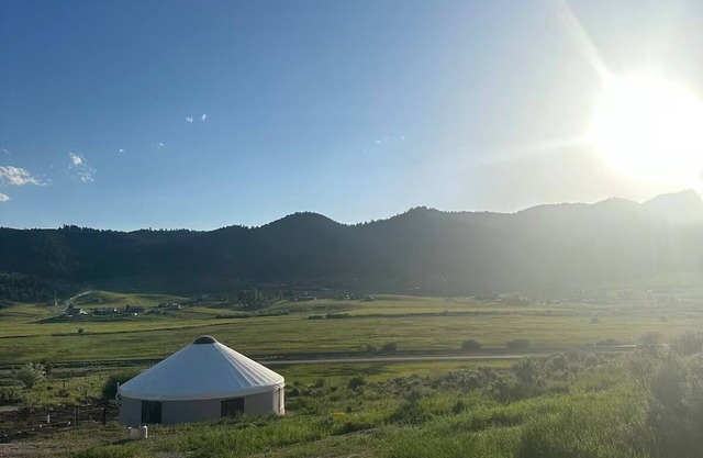 7 mins from Lava Hot Springs-Peaceful Japan Yurt