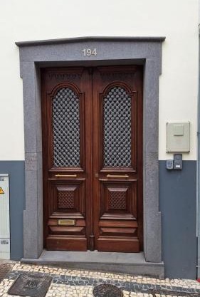 Theo's City House