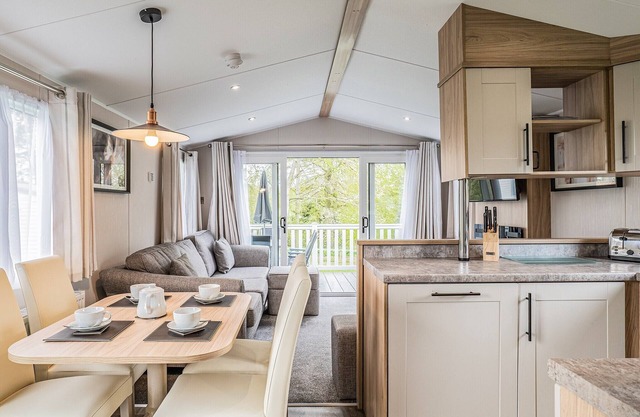 These 3-bedroom gold caravans sleep up to 8 with an optional sleeper sofa in the lounge and offer co