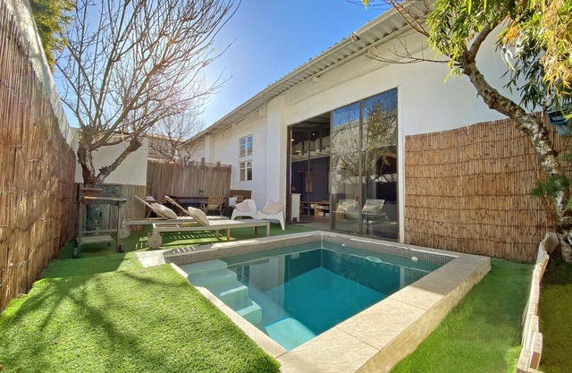 Cette maison de rêve de 4 + 1 chambre et 3 salles de bain