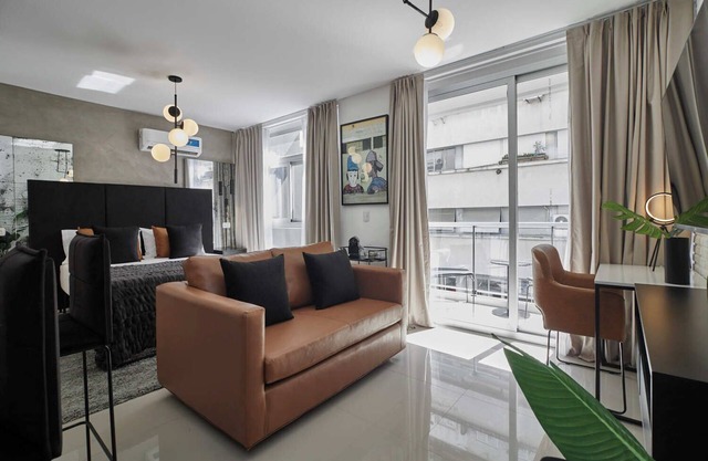 This apartment is a 0 bedroom(s), 4 bathrooms, located in Centro, Buenos Aires.