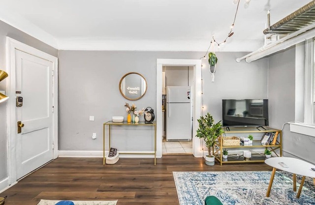 This apartment is a 1 bedroom(s), 1 bathrooms, located in Detroit, MI.