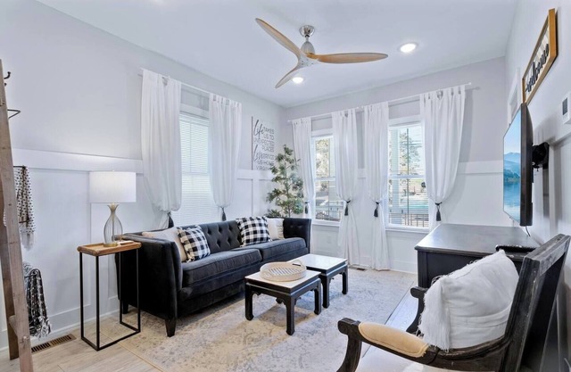 This apartment is a 1 bedroom(s), 1 bathrooms, located in Hampton, VA.