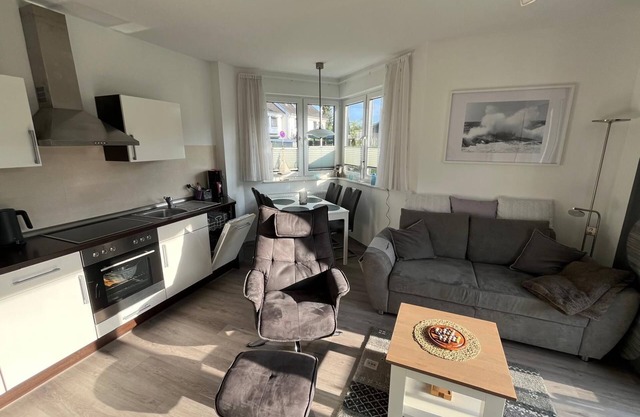 This as-new vacation apartment is located in a quiet cul-de-sac in Grömi