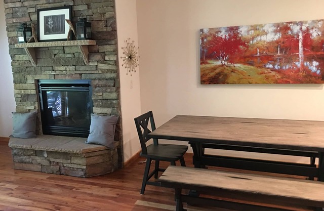 Ce magnifique condo spacieux est situé juste à côté de la rue Main à Ouray.