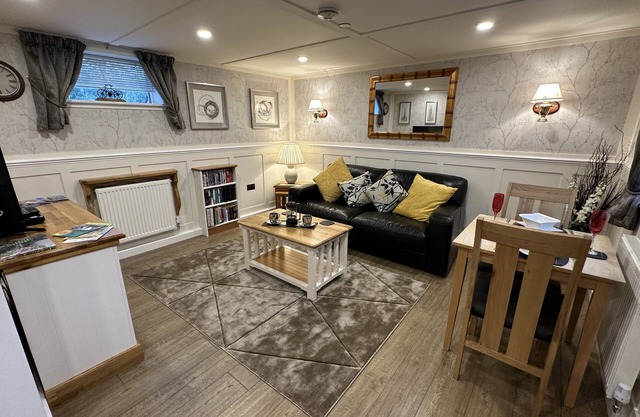 Picton Cottage Studio - an apartment that sleeps 2 guests in 0 bedrooms