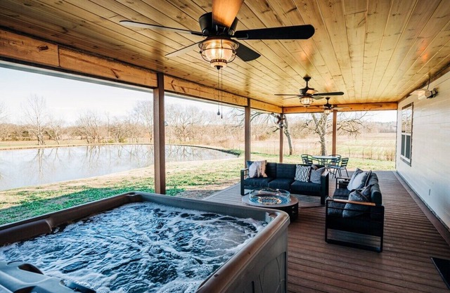 This completely renovated guest house sits on 7 acres of beautiful countryside
