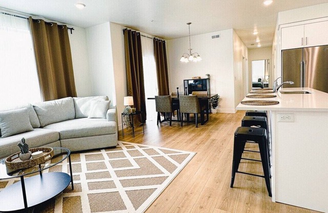 This condominium is a 3 bedroom(s), 2 bathrooms, located in American Fork, UT.