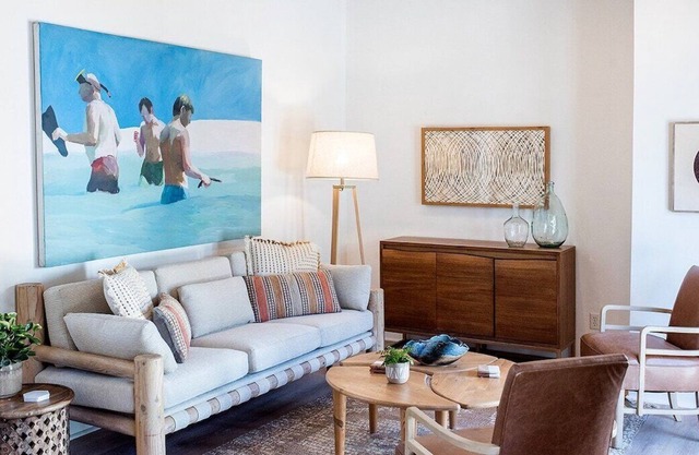 This cottage is a 1 bedroom(s), 1 bathrooms, located in Montecito, CA.