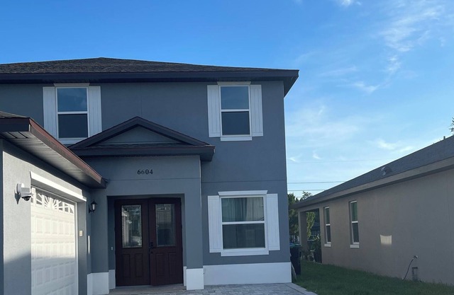 This Dream House is Just 5min Away From the Airport