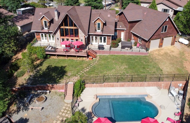 Emplacement Emplacement Emplacement Cette maison a tout et plus !!