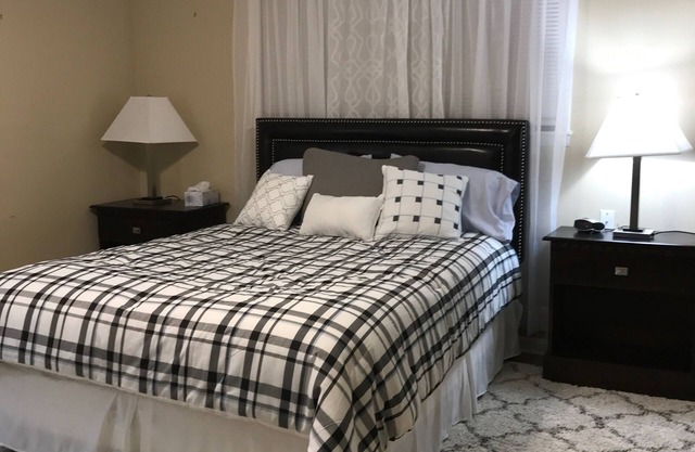 Toute cette maison est littéralement à cinq minutes à pied d'Elvis Presleys Graceland