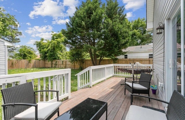 This house is a 2 bedroom(s), 2 bathrooms, located in Hampton, VA.